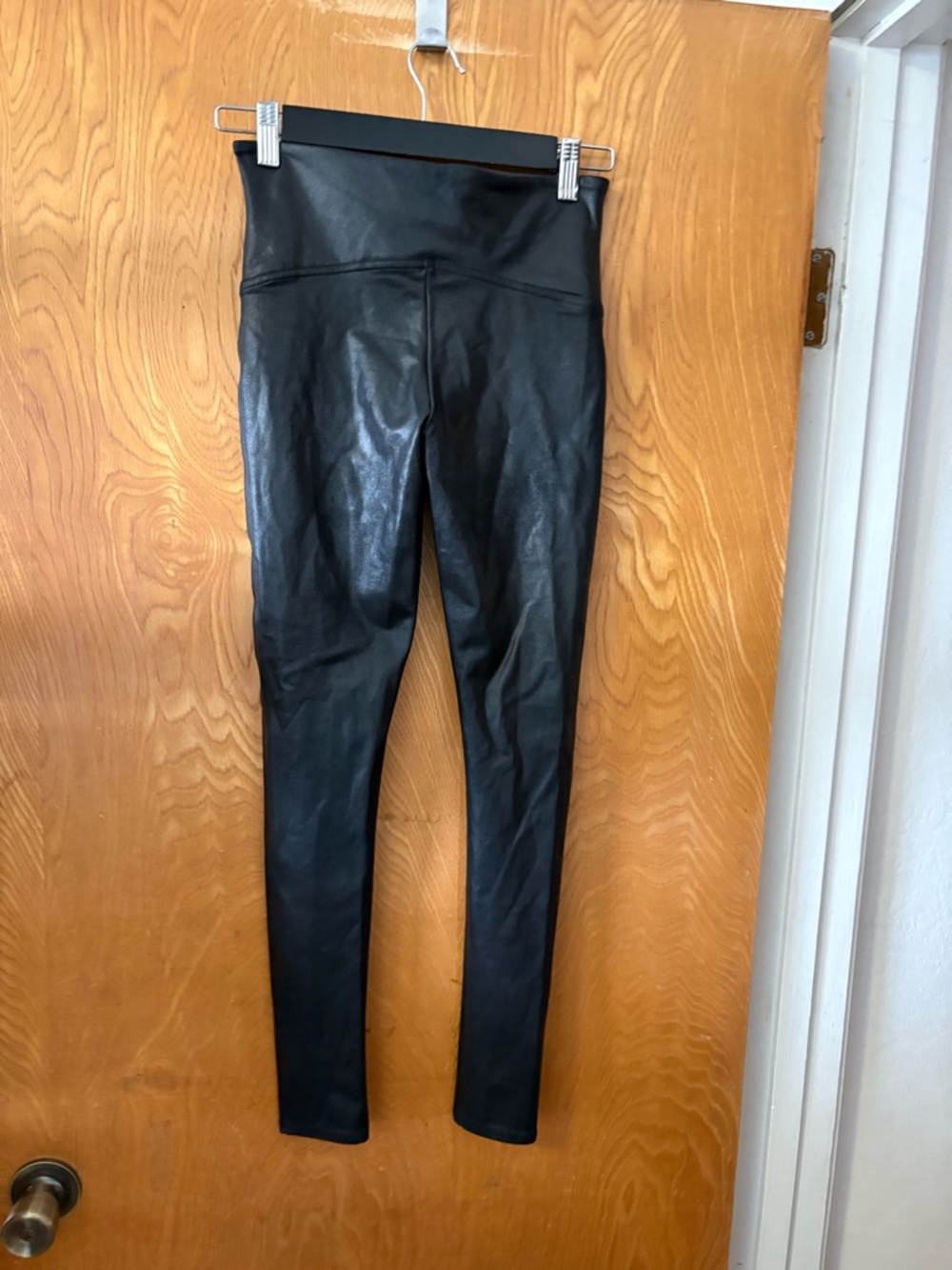 Spanx Faux Leather High-Waist Leggings - Black M - Picture 6 of 7
